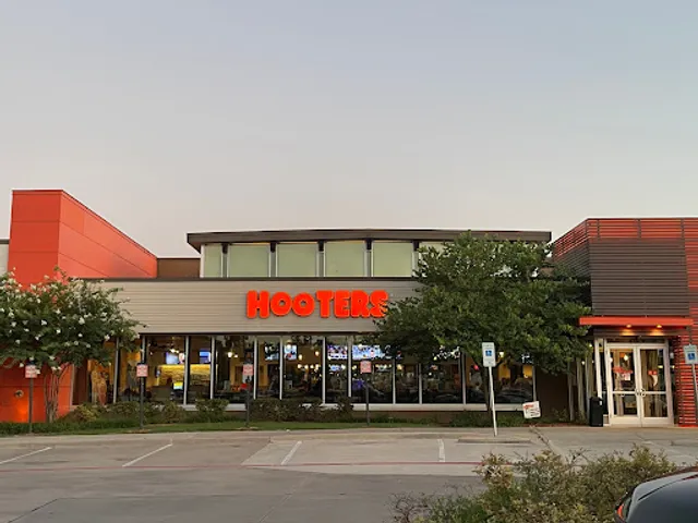 Hooters