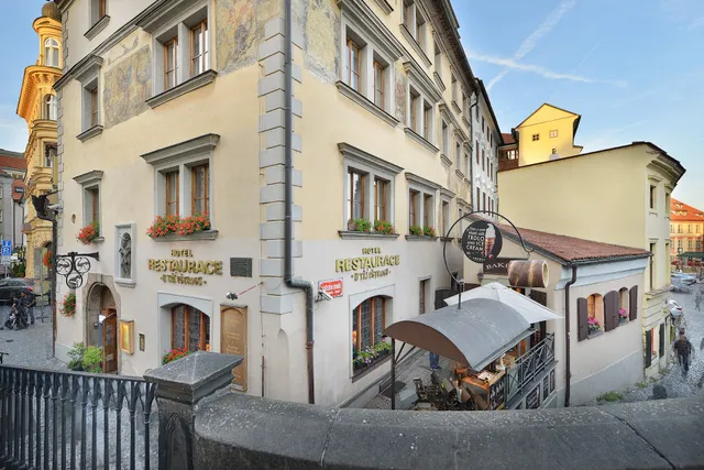 Hotel At the Three Ostriches