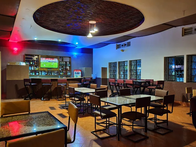 Paji's Bar and Restaurant