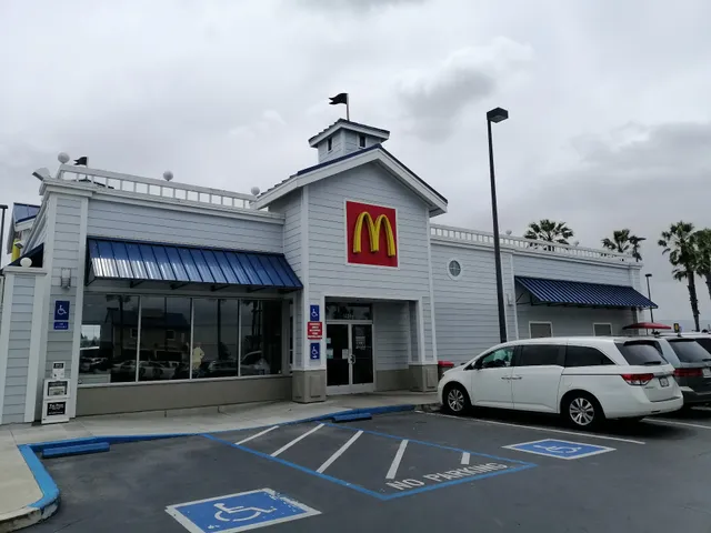 Sandy Cove Shopping Center