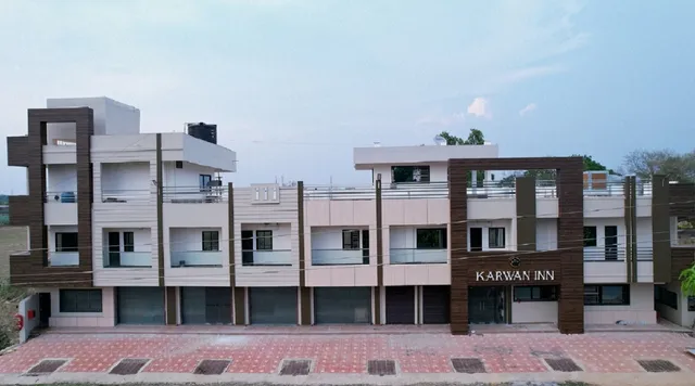 Bajaj's Karwan Inn
