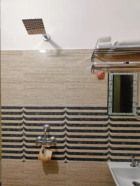 Lavish Inn Hotel & Restaurant