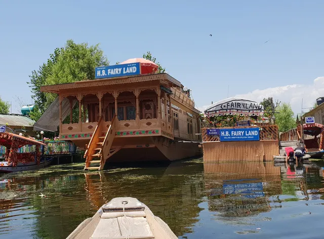 Fairy Land House Boat