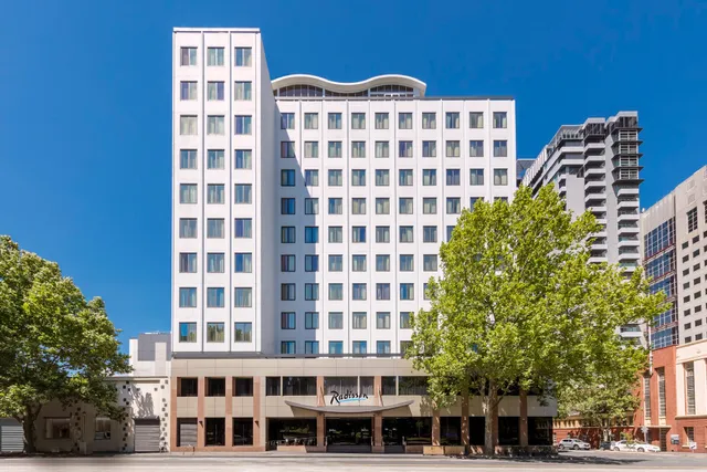 Radisson Hotel on Flagstaff Gardens Melbourne