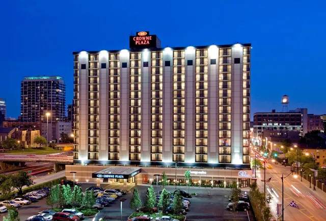 Crowne Plaza Chicago West Loop by IHG