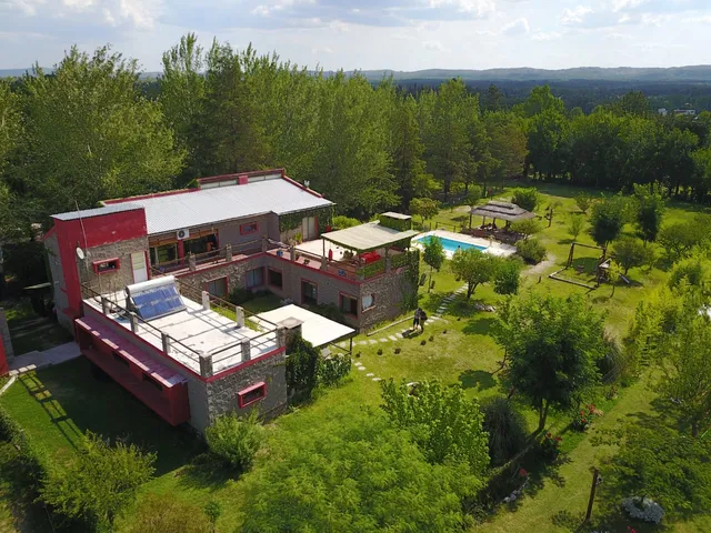 La Brújula Hostel y Club Social