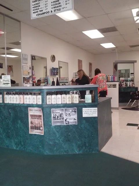 Kwik Kuts Family Hair Salon - Red Bluff