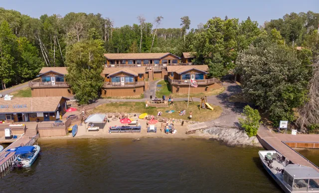 Wiley Point Lodge – Boat in access