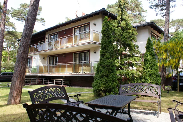 Willa Anna - apartamenty i pokoje w Juracie