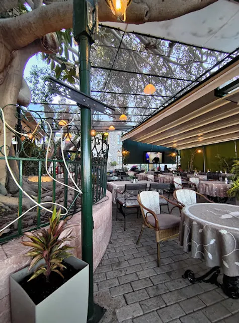 Flamingo Restaurant & Bar