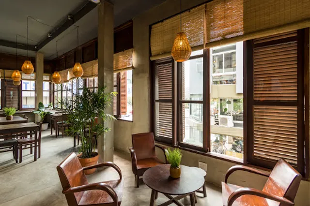 Here & Now Vegetarian (Restaurant & coffee)