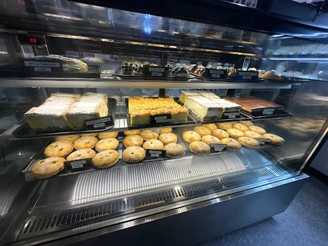 Pastry King Cafe/Bakery