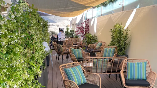 Bonne Maman Restaurant