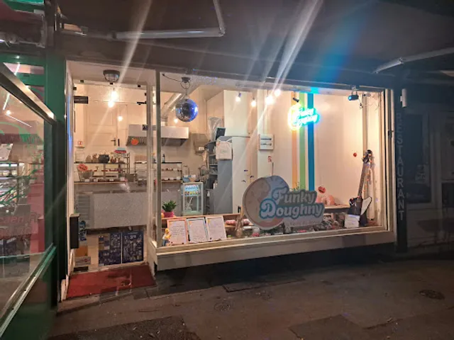 Funky Doughny - La fièvre du Donut - Hot Dog