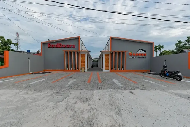 RedDoorz Plus @ Orange GH Diponogoro