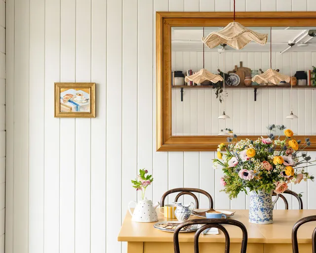 The Yellow Table Café