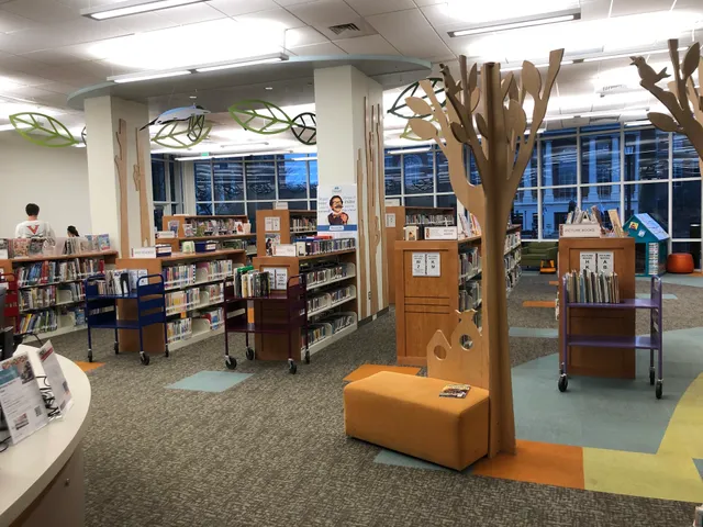 Charlotte Mecklenburg Library - SouthPark Regional