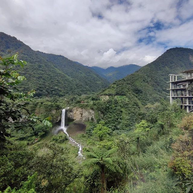 Cascada Manto de la Novia