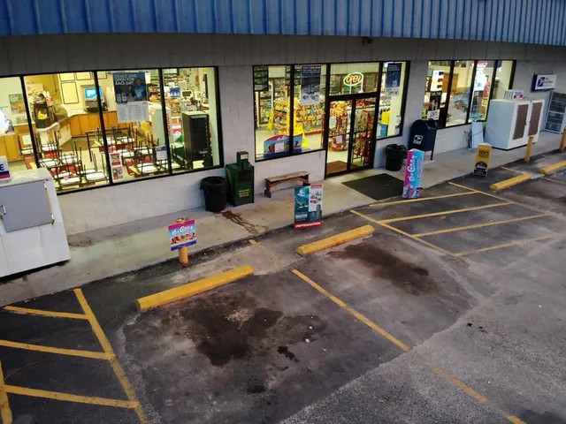 Huey's Country Store