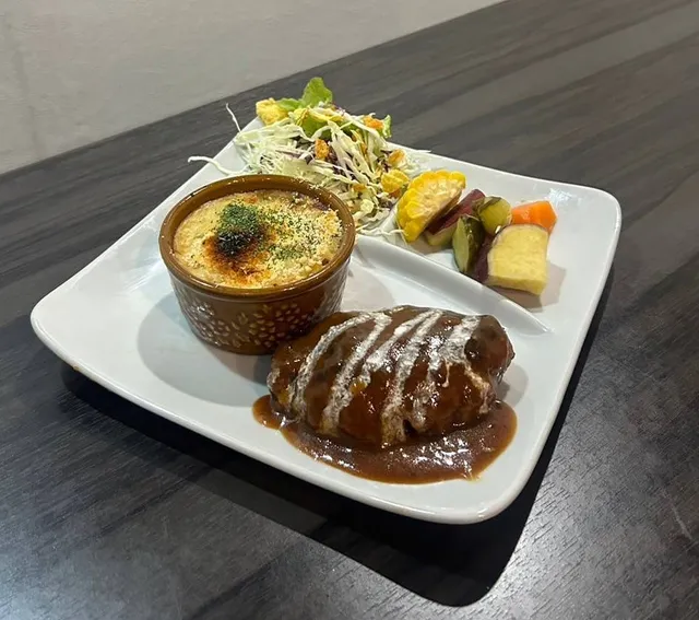 Western-style Restaurant Dan's Kitchen