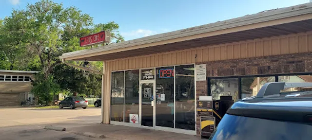 Louis Rose Hill Cafe