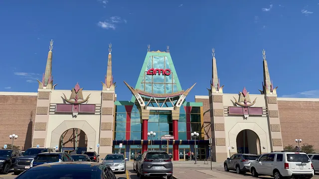 AMC Arapahoe Crossing 16