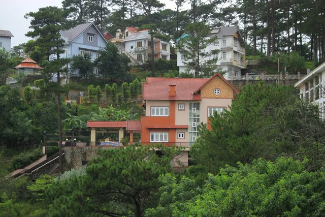 Nhà nghỉ Bách Diệp