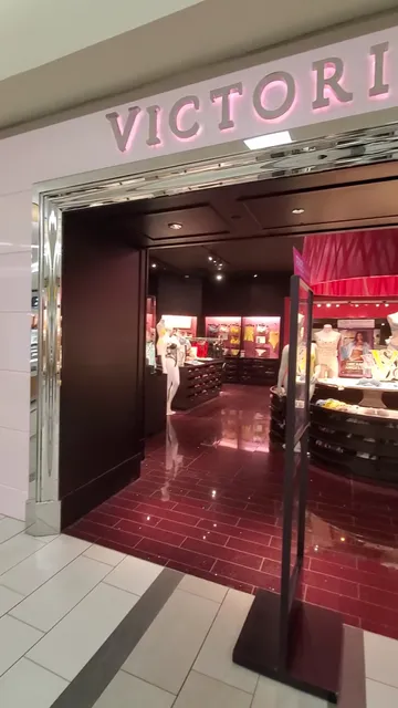 Victoria's Secret & PINK