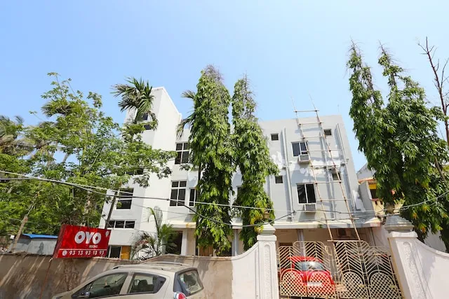 OYO 3066 D2 Holiday Inn