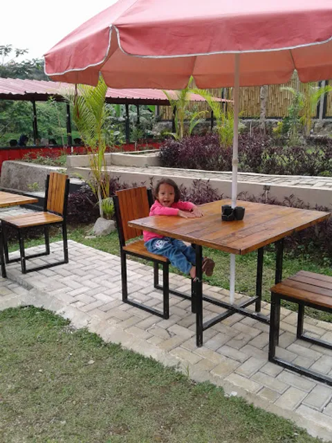 Resto Wisata Ciherang