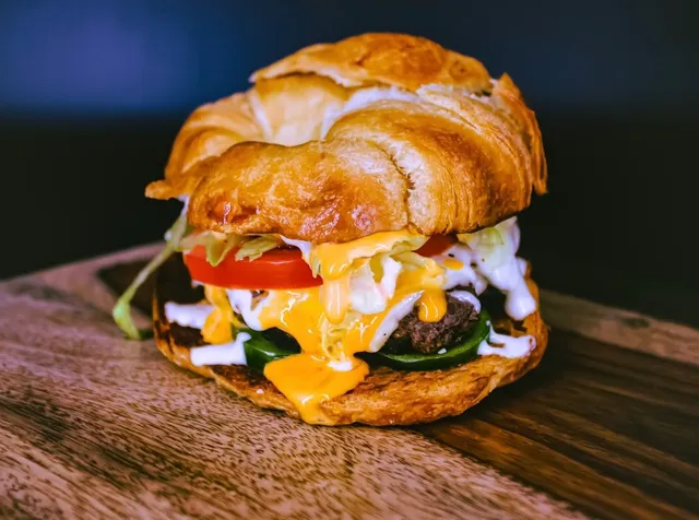 GOLDEN GRILL FOOD TRUCK