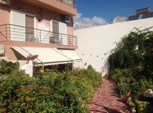 Margarita Studio & Apartments