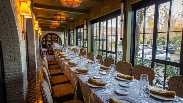 Casa Emiliana, restaurante con parque infantil