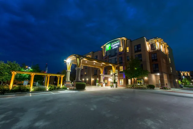 Holiday Inn Express & Suites Riverport Richmond by IHG
