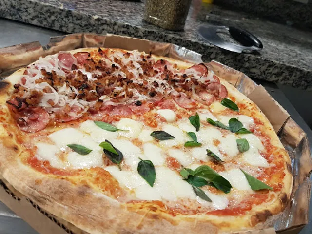 Na Vila Pizzas Artesanais