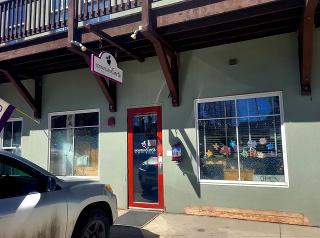 Mountain Earth Organic Grocer