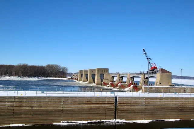 US Lock and Dam No. 13