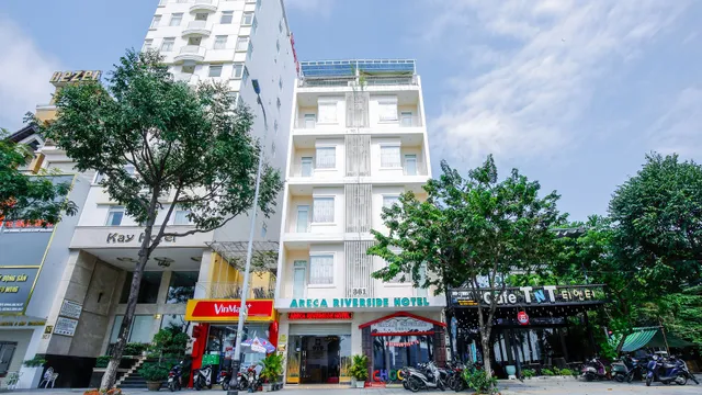 OYO 374 Areca Riverside Hotel
