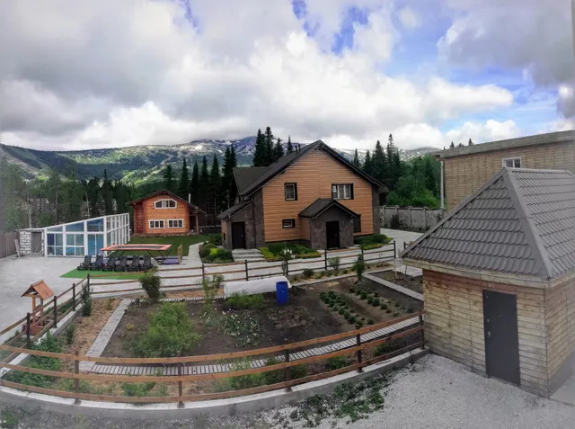 Khizhina Dyadi Sashi