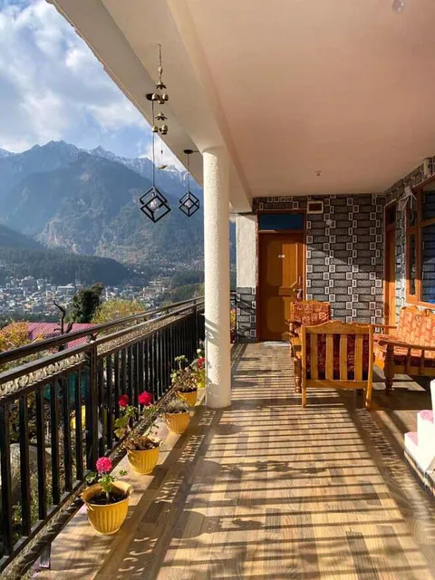 Safarnama Homestay Hotel in Manali with Best Mountain View Rooms and Manali Tours