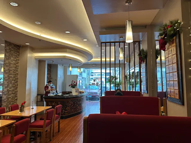 The Round Robin Cafe Cakes & Restaurant