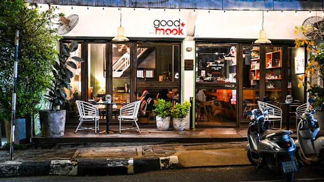 Good Mook* Café & Restaurant, Thai & Western, Until 10 PM, Mukdahan Town