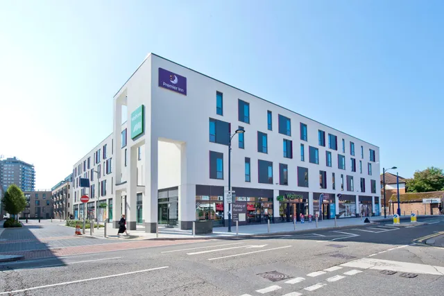 Premier Inn Addlestone hotel