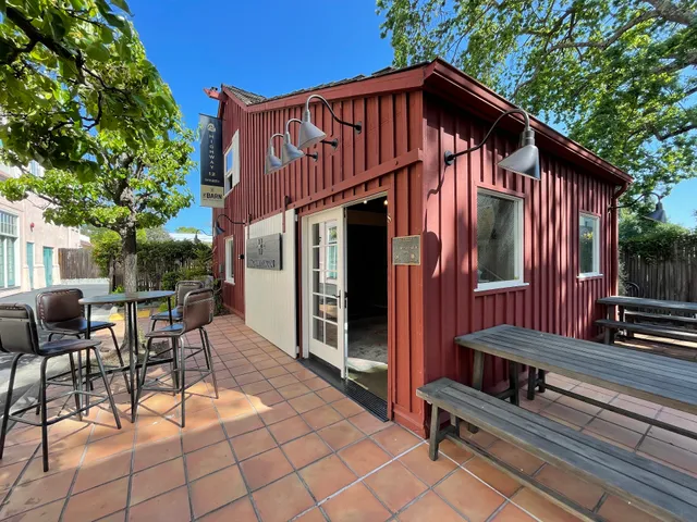 Highway 12 Winery Tasting Room