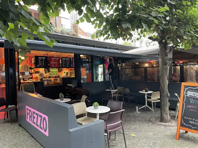 Frezzo - Ijs & Broodjes Den Bosch🍦