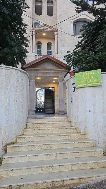 Hadrian's arch Hotel