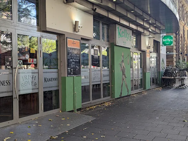 Kelly’s Pub