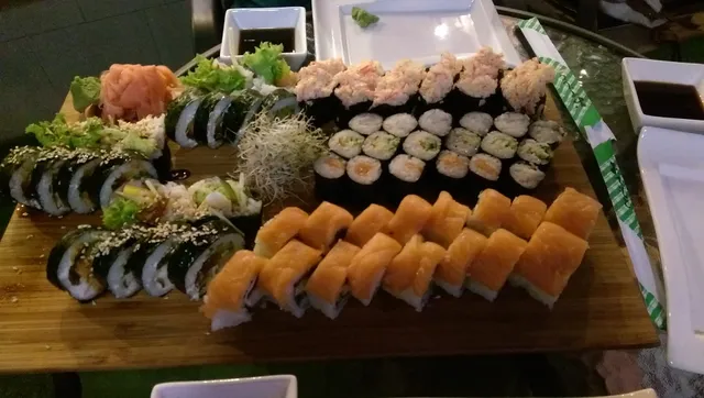 Sushi Kwitnąca Wiśnia (dostawy)