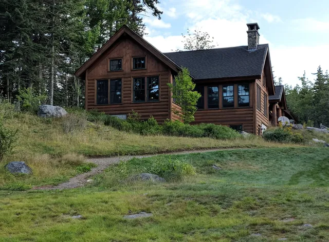 AMC Gorman Chairback Lodge & Cabins