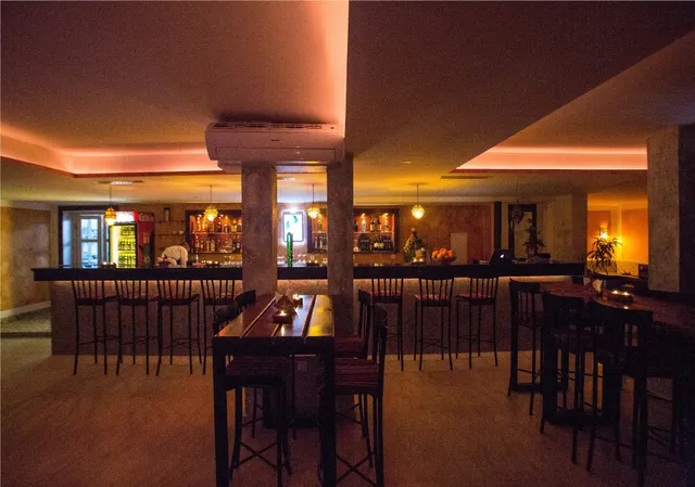 Le Petit Prince Resto Bar